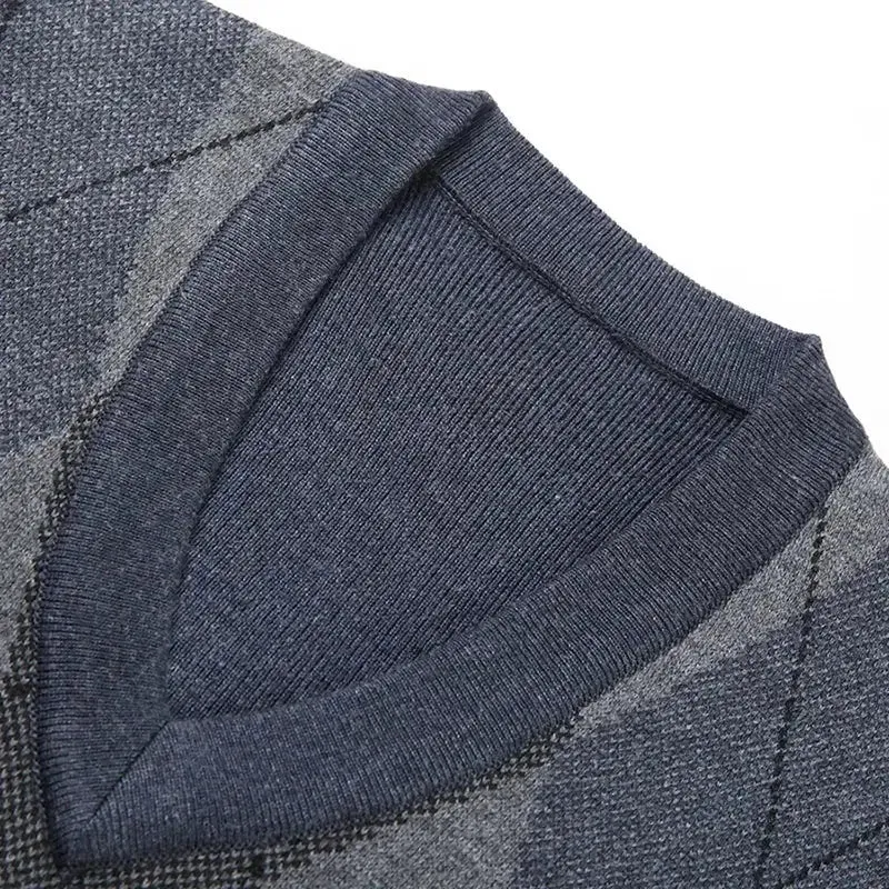 Academic Essential Knit Vest - Cross & Crown