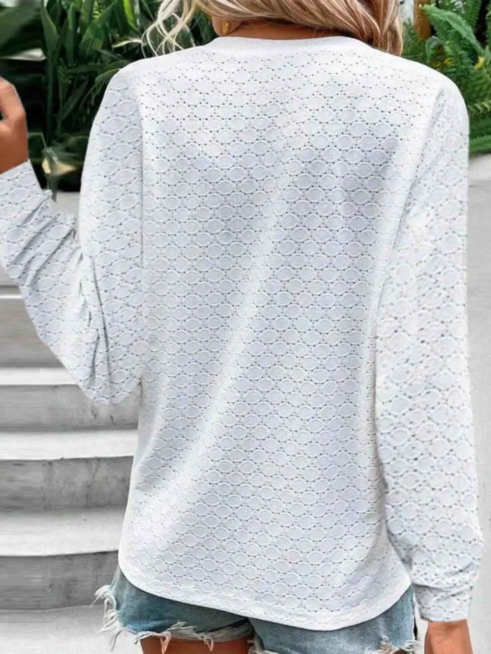 Women's Fashion Casual Solid Color Button V-neck Long Sleeve Top